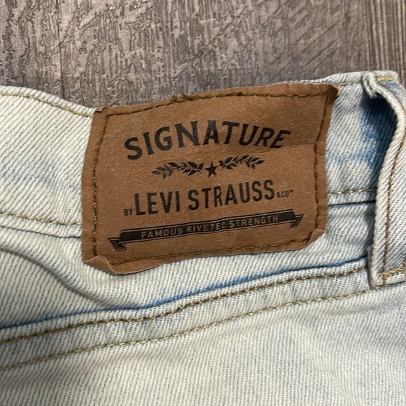 Signature Levi Strauss jeans shorts - Picture 8 of 11